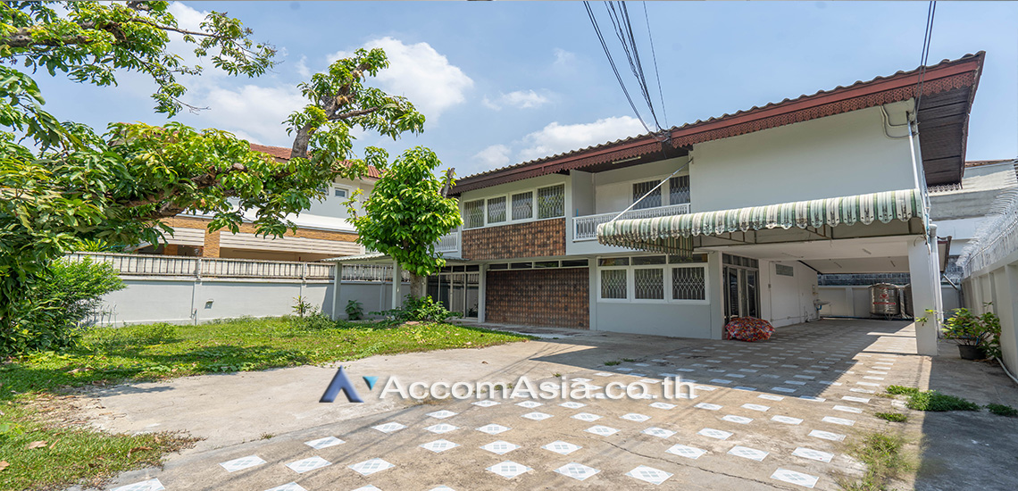  2  3 br House For Rent in Sukhumvit ,Bangkok BTS Phra khanong AA30769