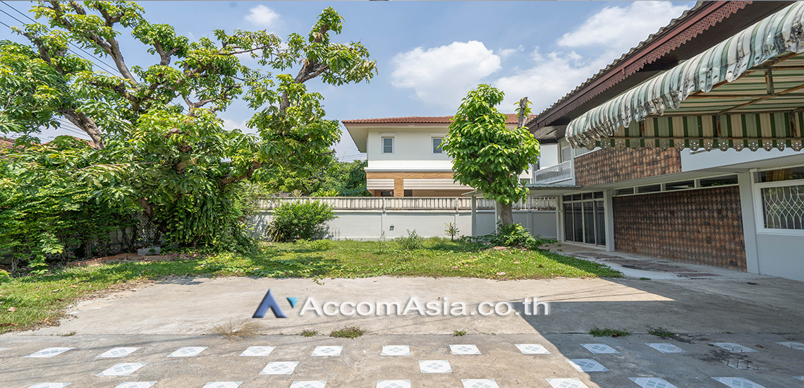  1  3 br House For Rent in Sukhumvit ,Bangkok BTS Phra khanong AA30769