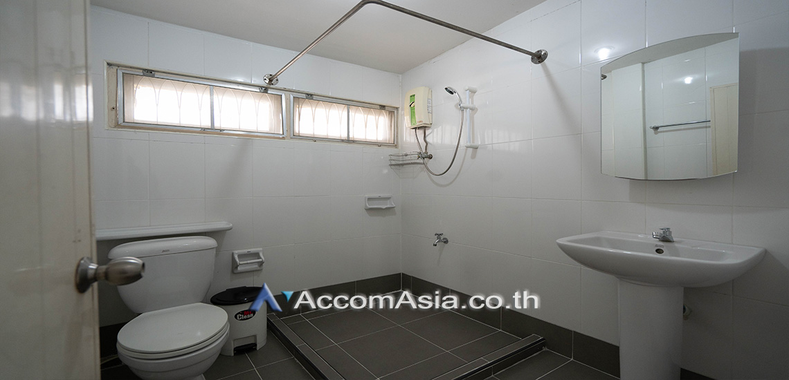12  3 br House For Rent in Sukhumvit ,Bangkok BTS Phra khanong AA30769
