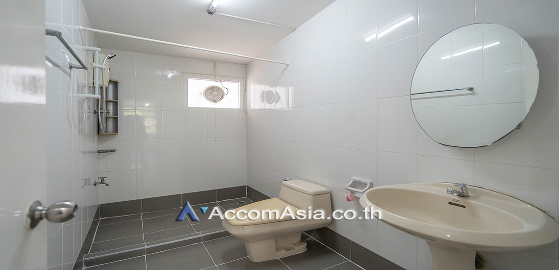 13  3 br House For Rent in Sukhumvit ,Bangkok BTS Phra khanong AA30769