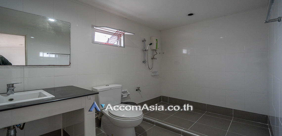 14  3 br House For Rent in Sukhumvit ,Bangkok BTS Phra khanong AA30769