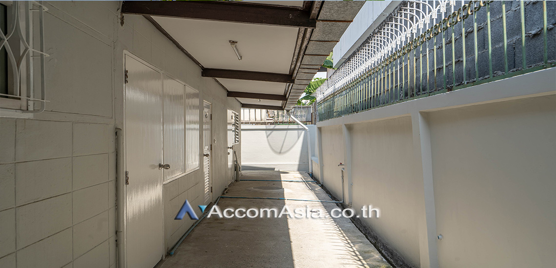 16  3 br House For Rent in Sukhumvit ,Bangkok BTS Phra khanong AA30769