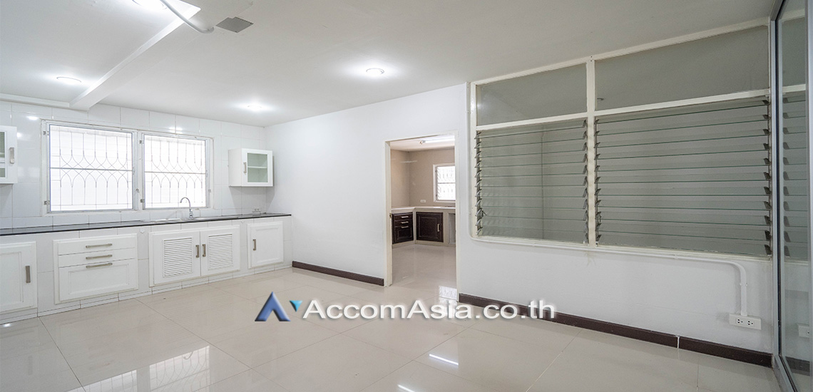 5  3 br House For Rent in Sukhumvit ,Bangkok BTS Phra khanong AA30769