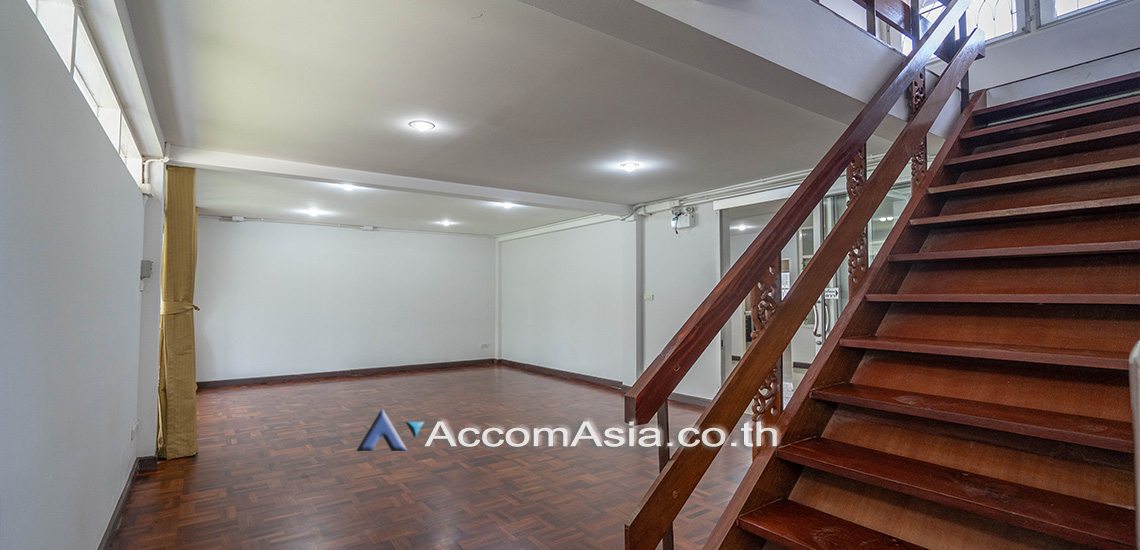 7  3 br House For Rent in Sukhumvit ,Bangkok BTS Phra khanong AA30769