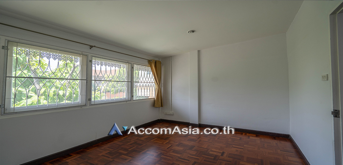 10  3 br House For Rent in Sukhumvit ,Bangkok BTS Phra khanong AA30769