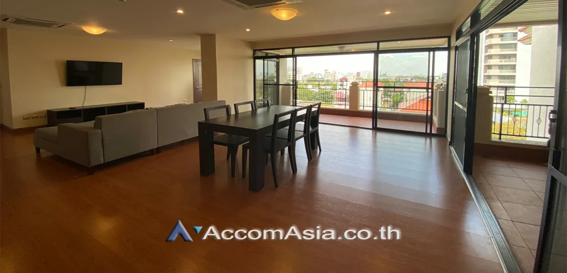 unitPet friendly |  3 Bedrooms  Condominium For Rent in Sukhumvit, Bangkok  near BTS Ekkamai (AA30808)