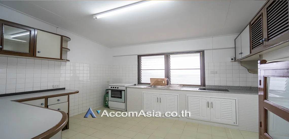 15  3 br House for rent and sale in Sukhumvit ,Bangkok BTS Phra khanong AA30826