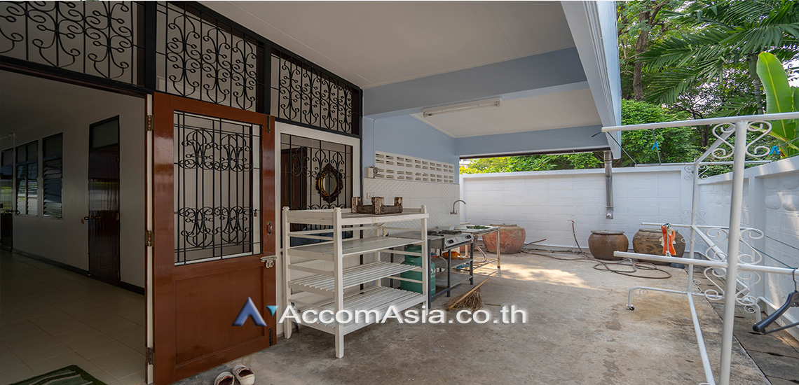 6  3 br House for rent and sale in Sukhumvit ,Bangkok BTS Phra khanong AA30826