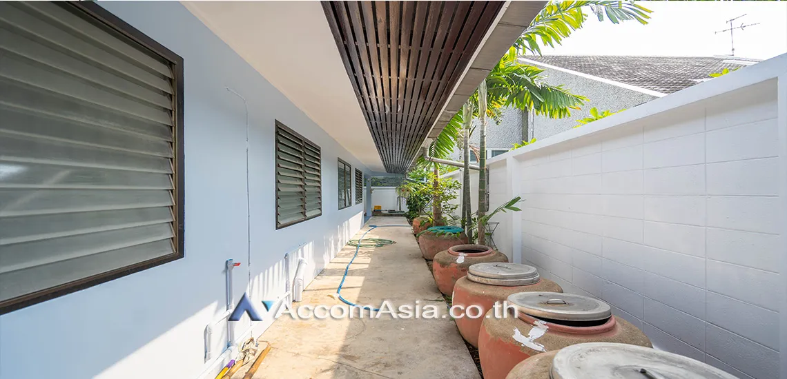 8  3 br House for rent and sale in Sukhumvit ,Bangkok BTS Phra khanong AA30826
