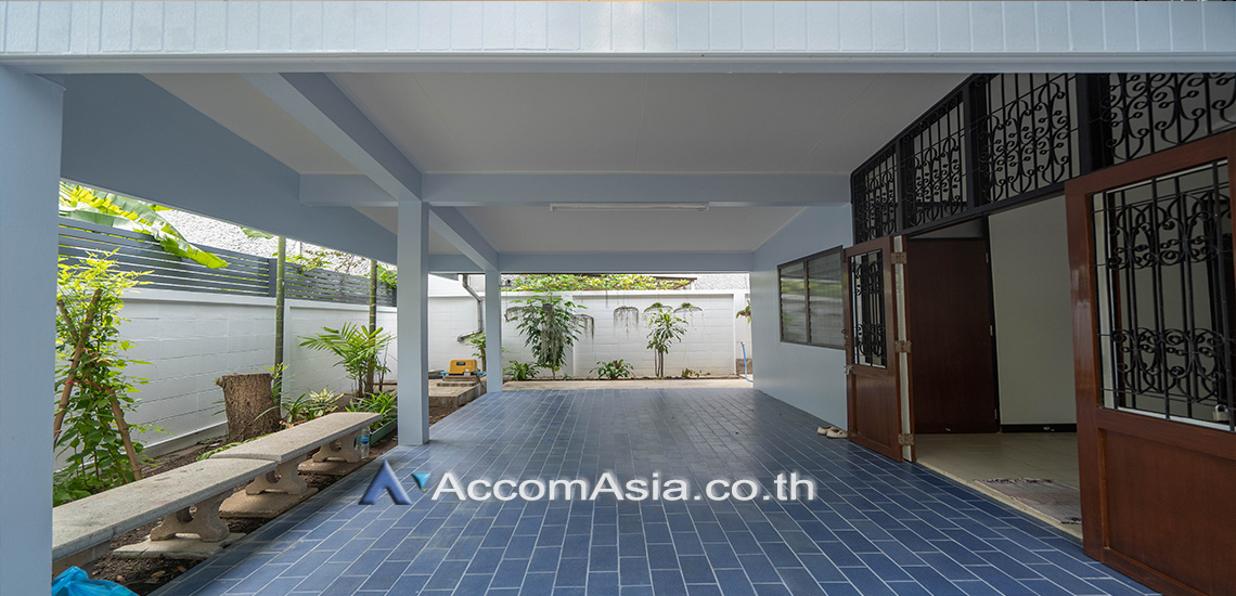 17  3 br House for rent and sale in Sukhumvit ,Bangkok BTS Phra khanong AA30826
