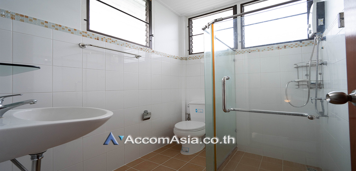 25  3 br House for rent and sale in Sukhumvit ,Bangkok BTS Phra khanong AA30826