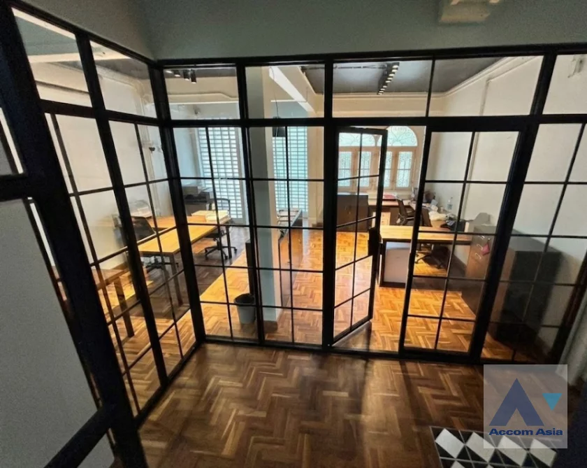 4  3 br Townhouse for rent and sale in Sathorn ,Bangkok BTS Chong Nonsi AA30861