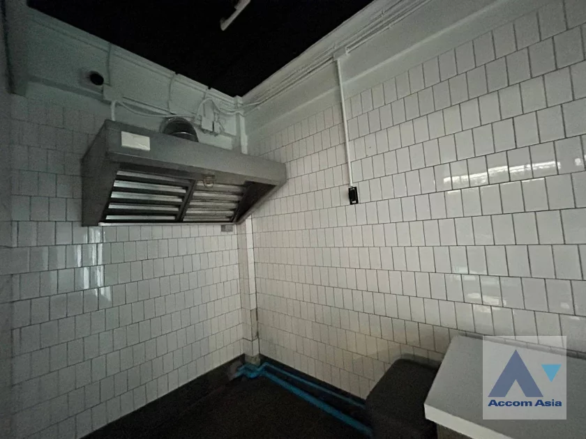 8  3 br Townhouse for rent and sale in Sathorn ,Bangkok BTS Chong Nonsi AA30861