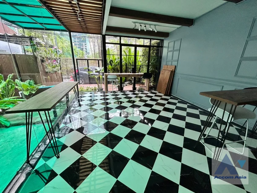  1  3 br Townhouse for rent and sale in Sathorn ,Bangkok BTS Chong Nonsi AA30861