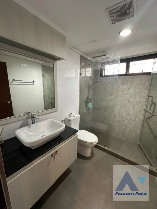 30  3 br Condominium For Rent in Sukhumvit ,Bangkok BTS Asok at Windsor Tower AA30864