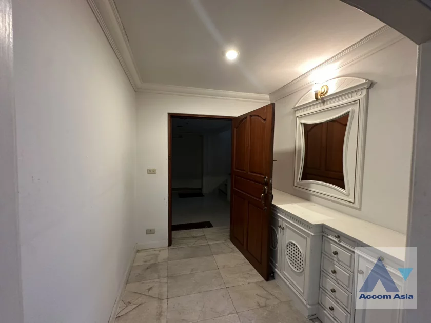29  3 br Condominium For Rent in Sukhumvit ,Bangkok BTS Asok at Windsor Tower AA30864