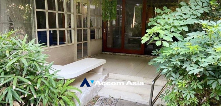 4  3 br House For Sale in Sukhumvit ,Bangkok BTS Asok - MRT Sukhumvit AA30880