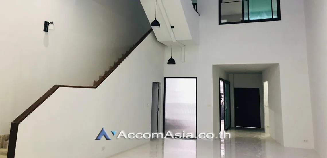  1  5 br Townhouse For Rent in Sukhumvit ,Bangkok BTS Phra khanong AA30895