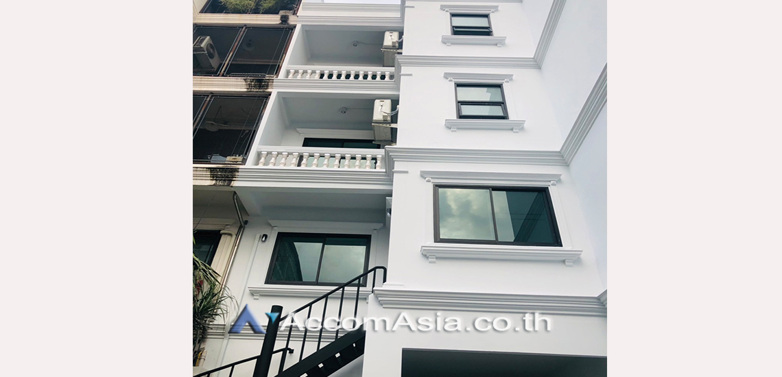  2  5 br Townhouse For Rent in Sukhumvit ,Bangkok BTS Phra khanong AA30895