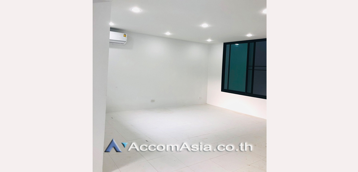 7  5 br Townhouse For Rent in Sukhumvit ,Bangkok BTS Phra khanong AA30895