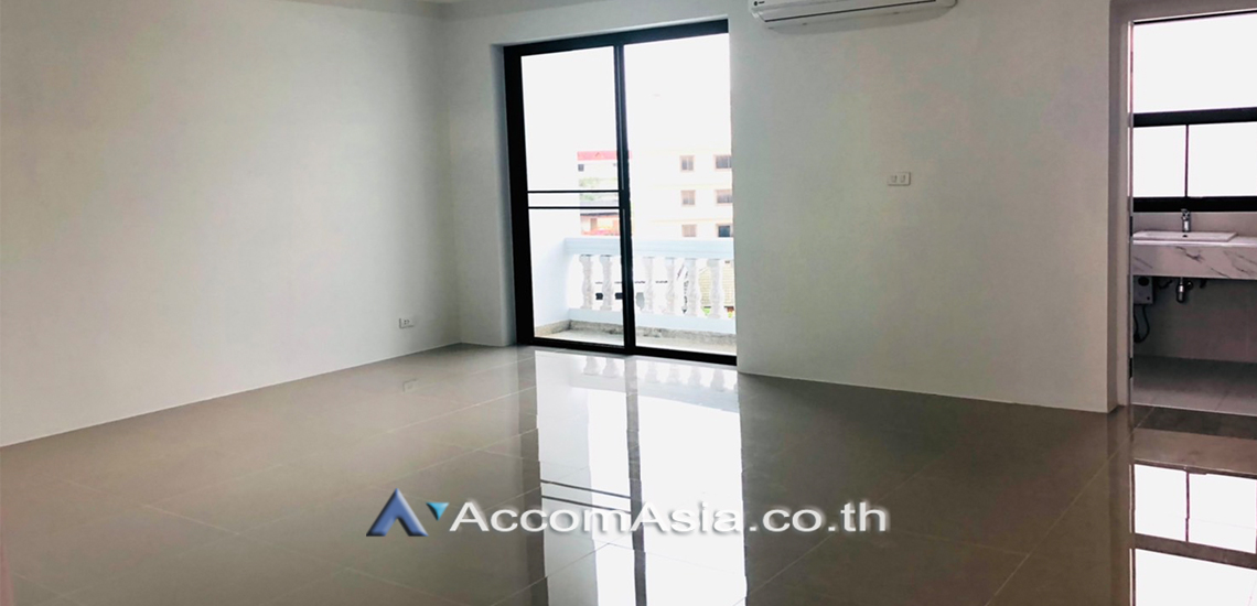 6  5 br Townhouse For Rent in Sukhumvit ,Bangkok BTS Phra khanong AA30895