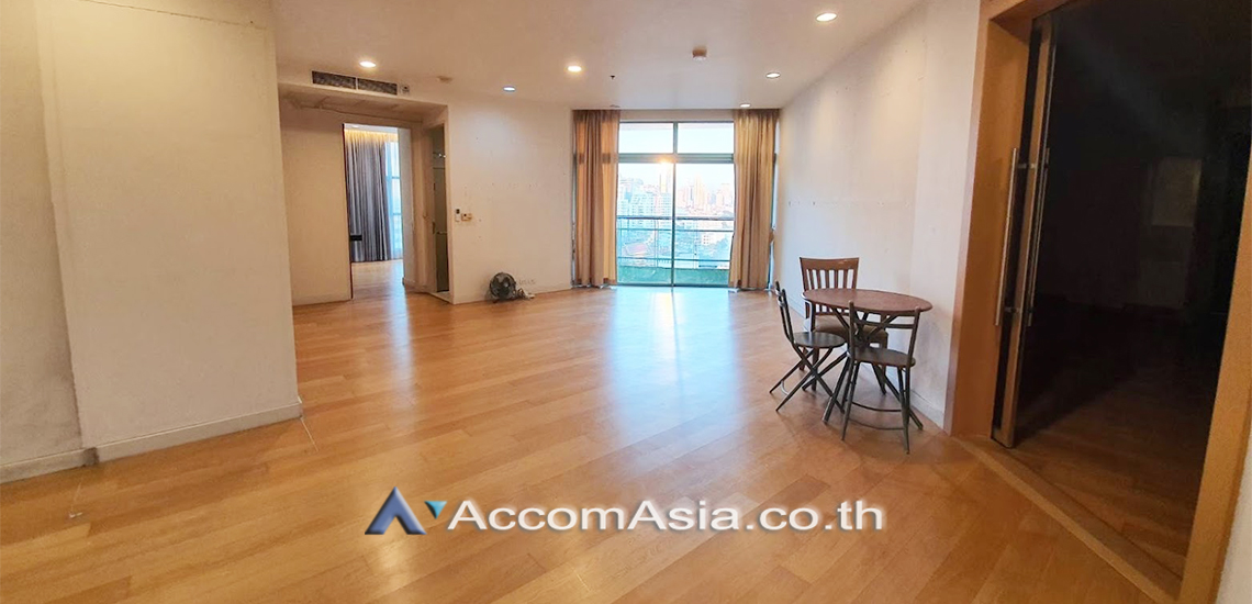 unitChatrium Riverside Condominium