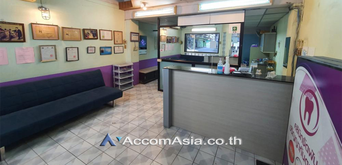  2  5 br Building For Sale in Phaholyothin ,Bangkok  AA30927