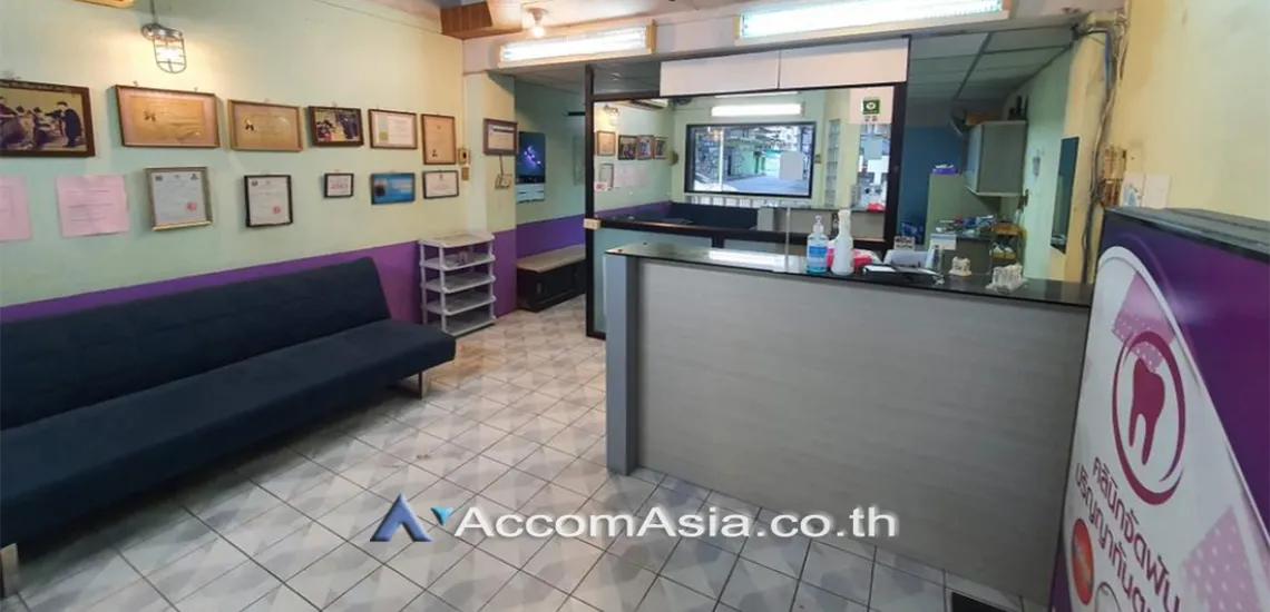  2  5 br Building For Sale in Phaholyothin ,Bangkok  AA30927