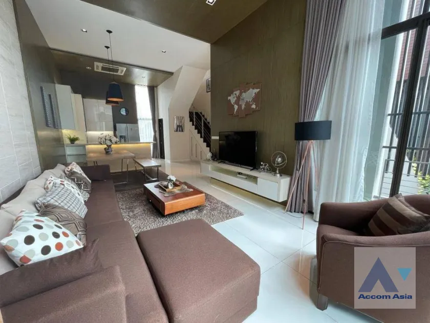  2  3 br Townhouse for rent and sale in Sukhumvit ,Bangkok BTS Ekkamai at The Parklane 12 AA30953
