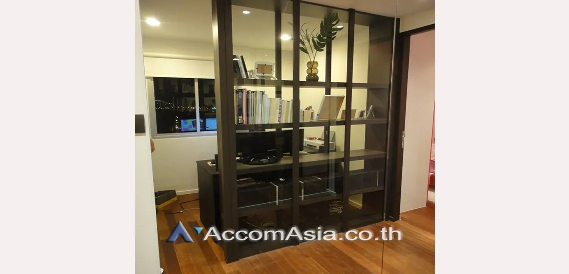 unit 2 Bedrooms  Condominium For Rent & Sale in Sathorn, Bangkok  near BRT Thanon Chan (AA30963)