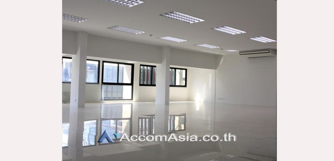 4  Studio Building For Rent in Phaholyothin ,Bangkok ARL Lat krabang - BTS Chitlom AA30992