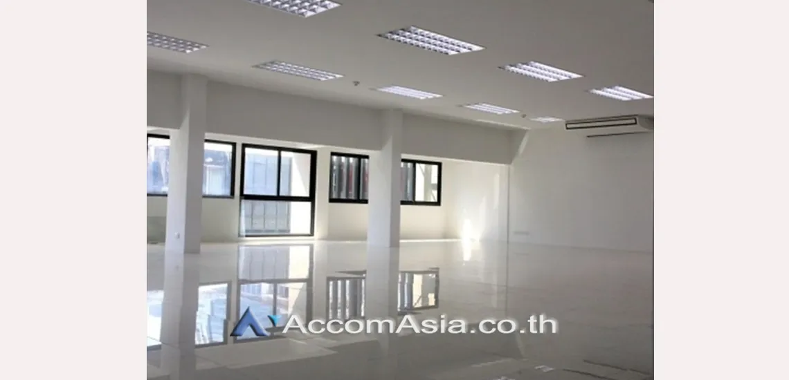 unit Studio  Building For Rent in Phaholyothin, Bangkok  near ARL Lat krabang - BTS Chitlom (AA30992)