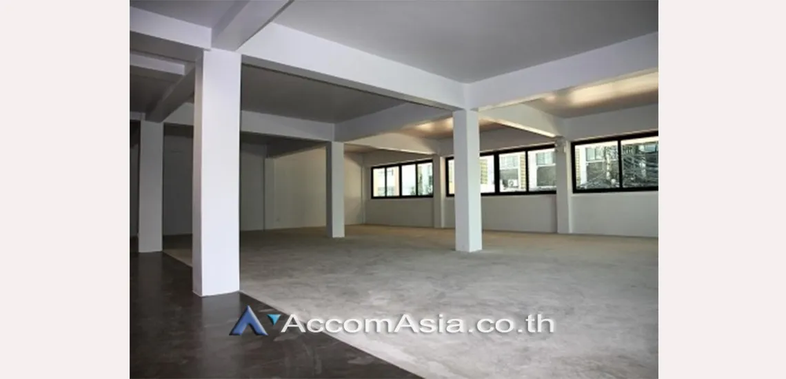 unit Studio  Building For Rent in Phaholyothin, Bangkok  near BTS Chitlom - ARL Lat krabang (AA30993)