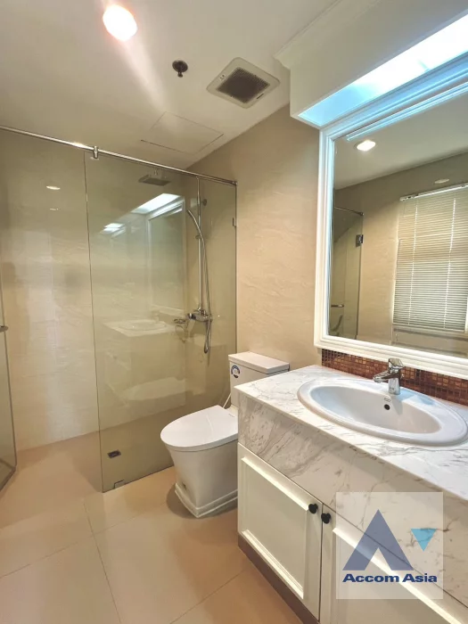 12  4 br Apartment for rent and sale in Sukhumvit ,Bangkok MRT Sukhumvit - BTS Asok at Perfect Apartment for Big Family, Prime Location Near Main Street AA31009