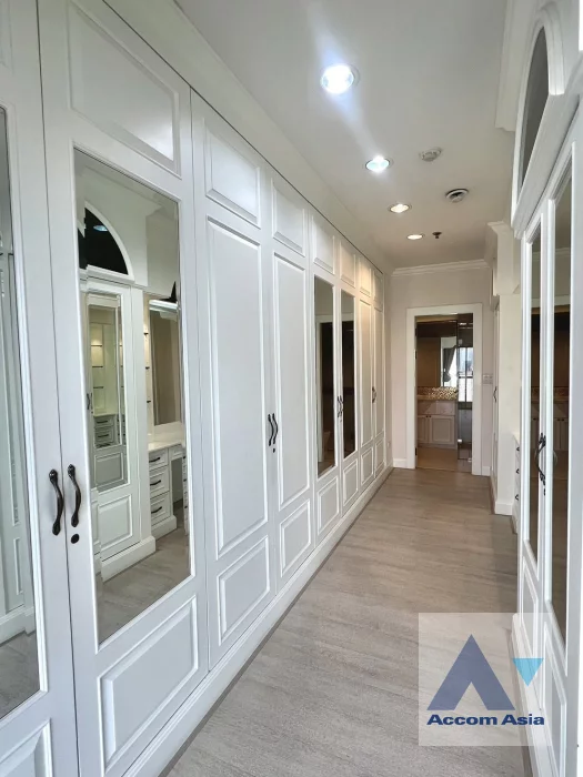 7  4 br Apartment for rent and sale in Sukhumvit ,Bangkok MRT Sukhumvit - BTS Asok at Perfect Apartment for Big Family, Prime Location Near Main Street AA31009