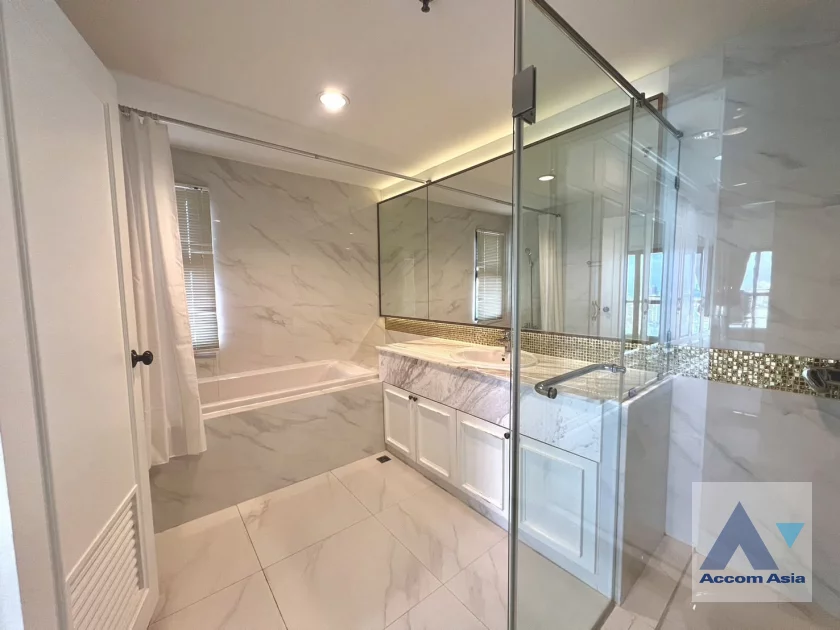 14  4 br Apartment for rent and sale in Sukhumvit ,Bangkok MRT Sukhumvit - BTS Asok at Perfect Apartment for Big Family, Prime Location Near Main Street AA31009