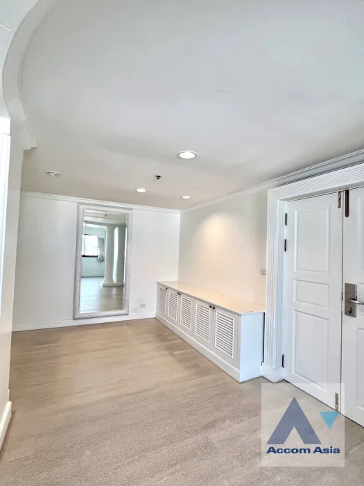 10  4 br Apartment for rent and sale in Sukhumvit ,Bangkok MRT Sukhumvit - BTS Asok at Perfect Apartment for Big Family, Prime Location Near Main Street AA31009