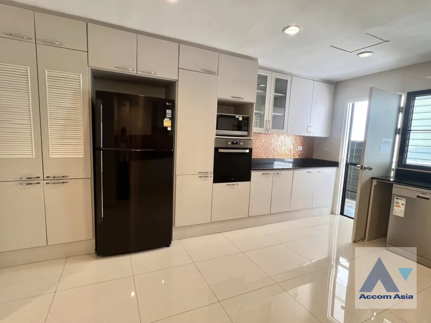 5  4 br Apartment for rent and sale in Sukhumvit ,Bangkok MRT Sukhumvit - BTS Asok at Perfect Apartment for Big Family, Prime Location Near Main Street AA31009