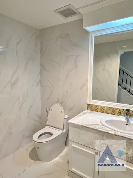 15  4 br Apartment for rent and sale in Sukhumvit ,Bangkok MRT Sukhumvit - BTS Asok at Perfect Apartment for Big Family, Prime Location Near Main Street AA31009