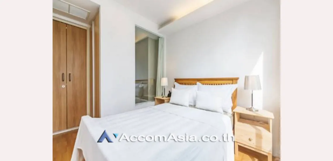 unit 1 Bedroom  Condominium For Rent in Ploenchit, Bangkok  near BTS Ploenchit (AA31032)