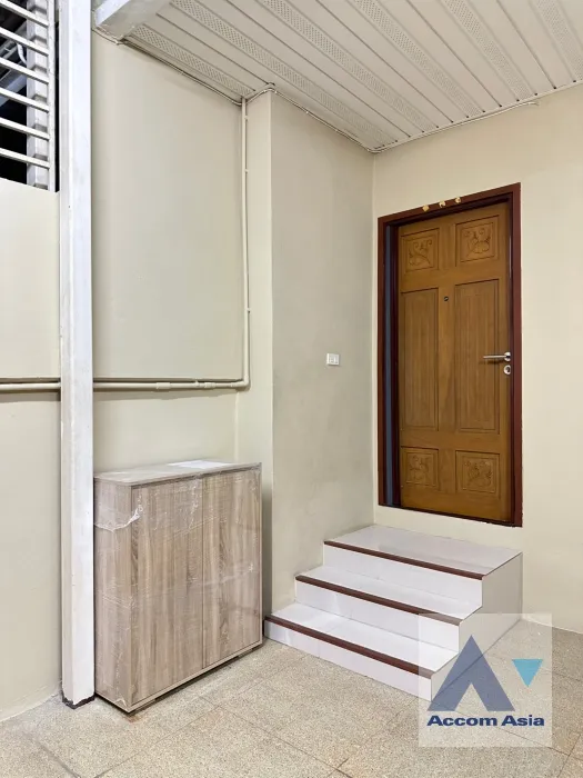 24  4 br Townhouse for rent and sale in Sukhumvit ,Bangkok BTS Phra khanong AA31038