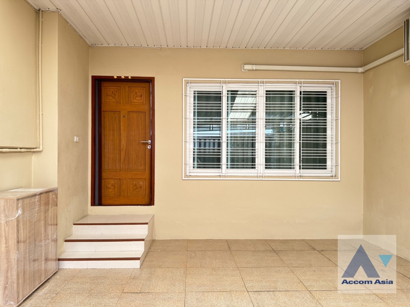 25  4 br Townhouse for rent and sale in Sukhumvit ,Bangkok BTS Phra khanong AA31038