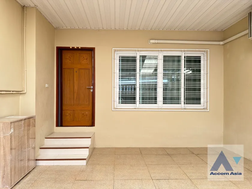 25  4 br Townhouse for rent and sale in Sukhumvit ,Bangkok BTS Phra khanong AA31038
