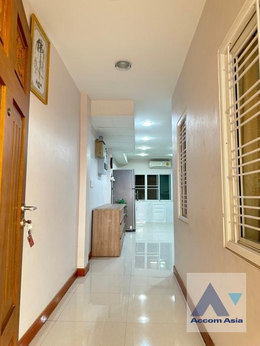 7  4 br Townhouse for rent and sale in Sukhumvit ,Bangkok BTS Phra khanong AA31038