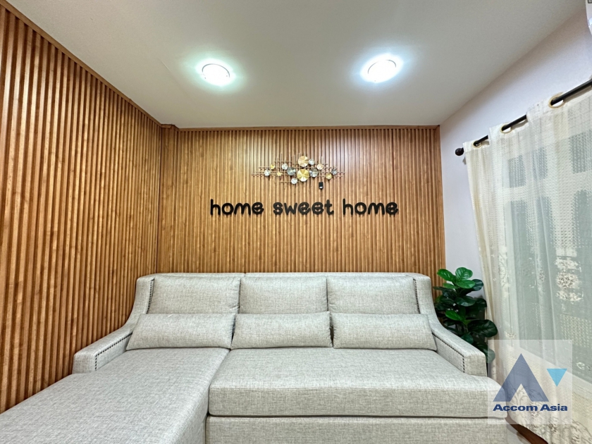  1  4 br Townhouse for rent and sale in Sukhumvit ,Bangkok BTS Phra khanong AA31038