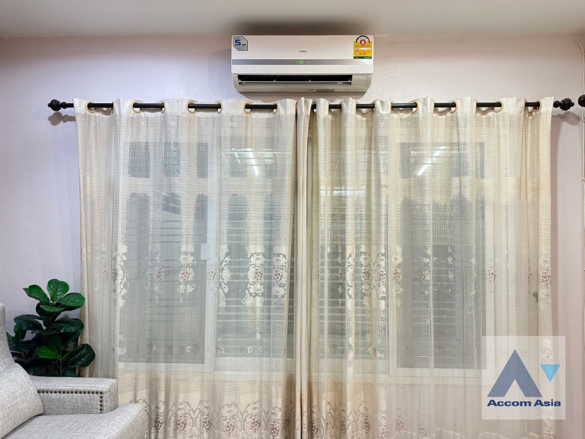 6  4 br Townhouse for rent and sale in Sukhumvit ,Bangkok BTS Phra khanong AA31038