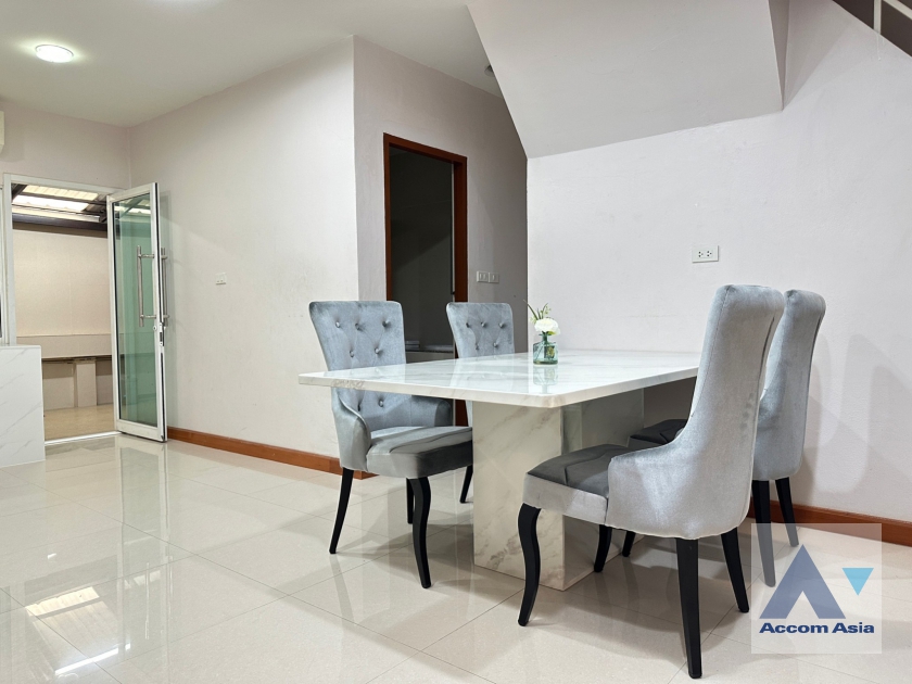 16  4 br Townhouse for rent and sale in Sukhumvit ,Bangkok BTS Phra khanong AA31038