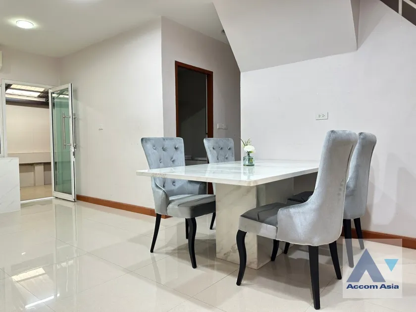 16  4 br Townhouse for rent and sale in Sukhumvit ,Bangkok BTS Phra khanong AA31038