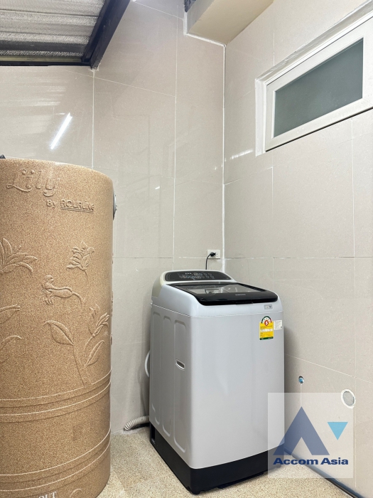 22  4 br Townhouse for rent and sale in Sukhumvit ,Bangkok BTS Phra khanong AA31038