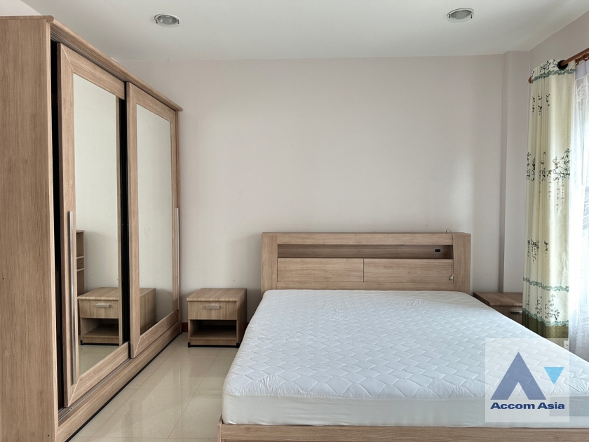 17  4 br Townhouse for rent and sale in Sukhumvit ,Bangkok BTS Phra khanong AA31038